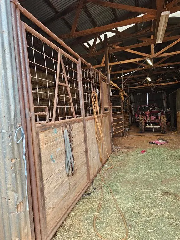 Photo 17 — 647 E County Road 66, Mulhall, OK 73063
