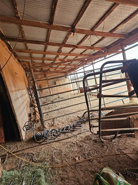 Photo 19 — 647 E County Road 66, Mulhall, OK 73063