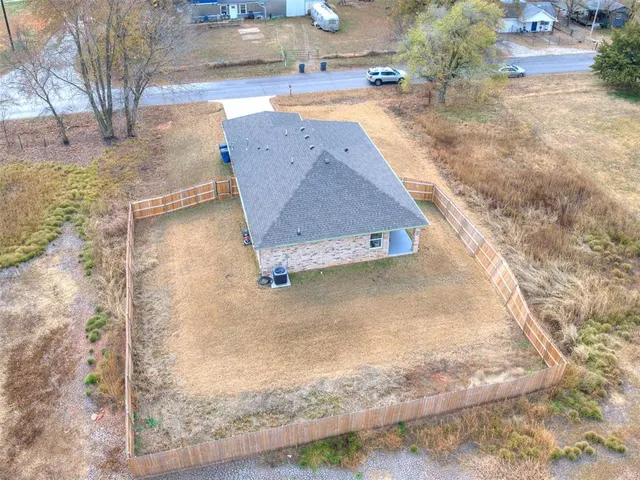 Photo 8 — 219 E Center Street, Lexington, OK 73051