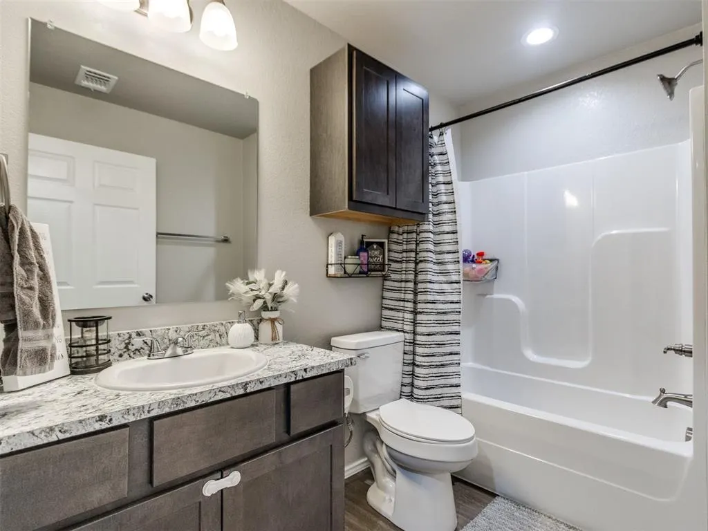 Photo 13 — 219 E Center Street, Lexington, OK 73051
