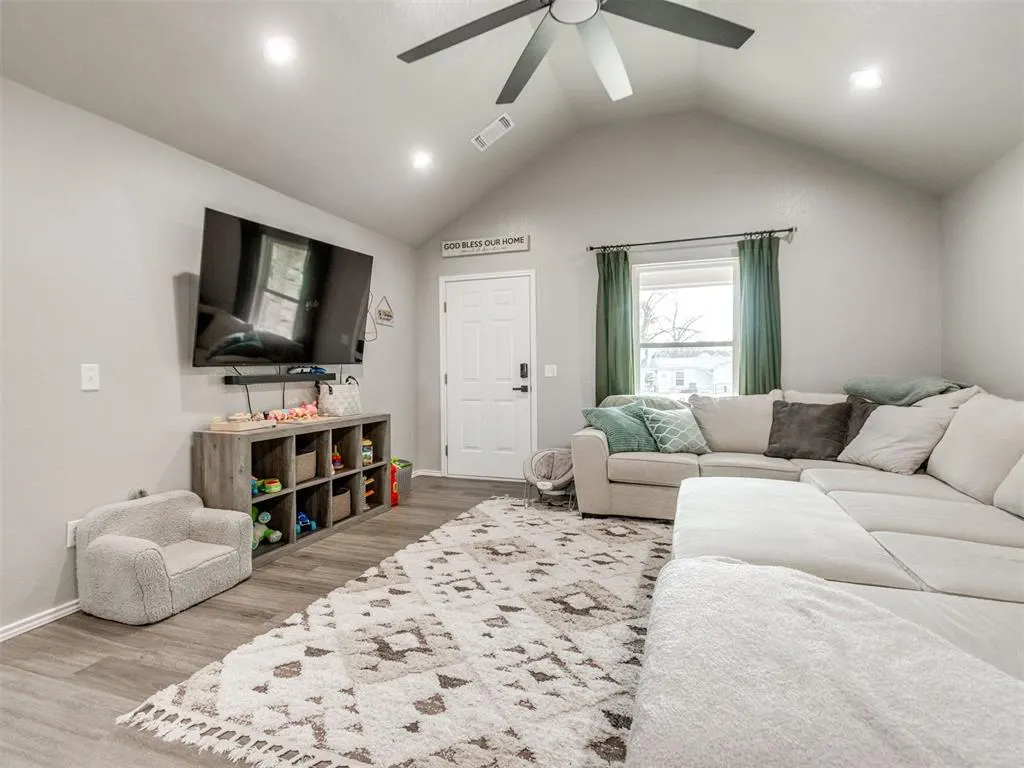 Photo 34 — 219 E Center Street, Lexington, OK 73051