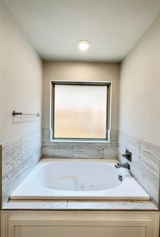 Photo 7 — 5412 Santa Lucia Drive, Mustang, OK 73064