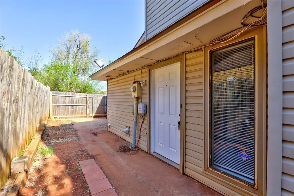 Photo 6 — 6713 Lyrewood Lane 2, Oklahoma City, OK 73132