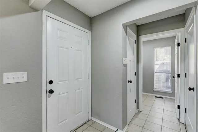 Photo 7 — 6713 Lyrewood Lane 2, Oklahoma City, OK 73132
