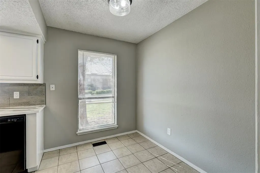 Photo 13 — 6713 Lyrewood Lane 2, Oklahoma City, OK 73132