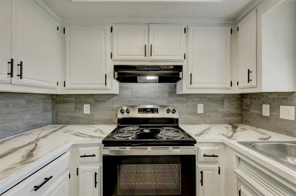 Photo 21 — 6713 Lyrewood Lane 2, Oklahoma City, OK 73132