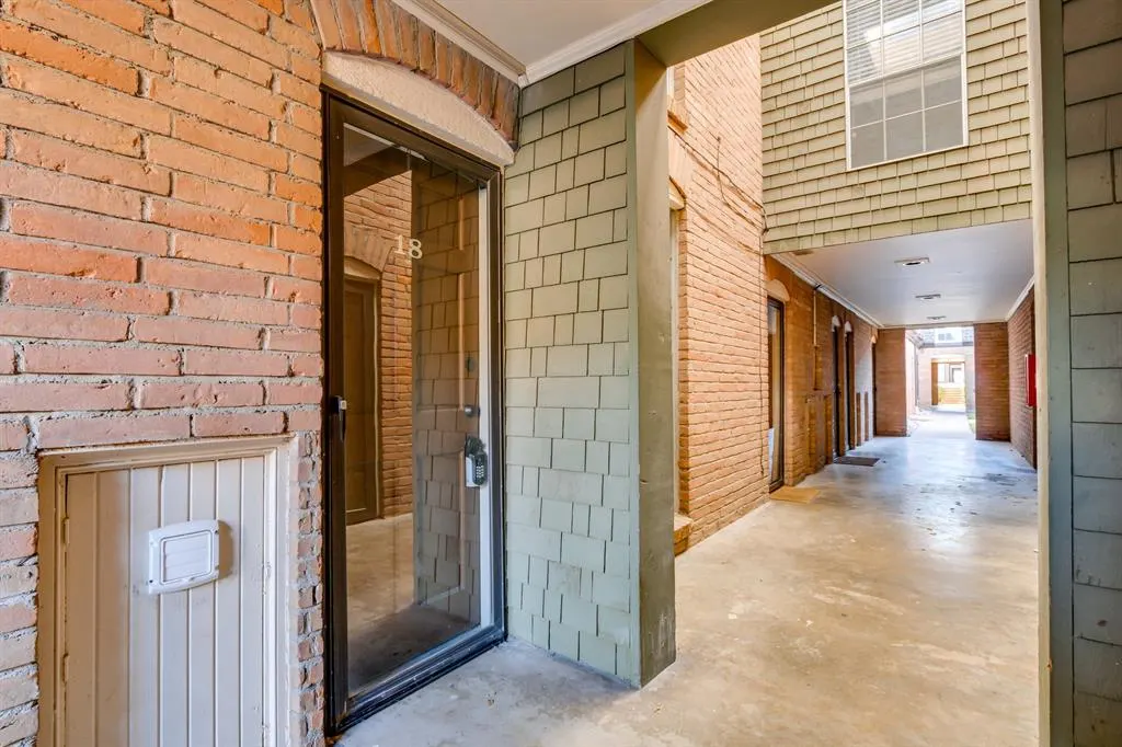 Photo 2 — 6100 N Brookline Avenue 18, Oklahoma City, OK 73112