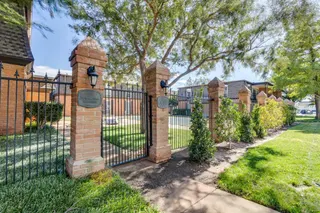 Sold home at 6100 N Brookline Avenue #18