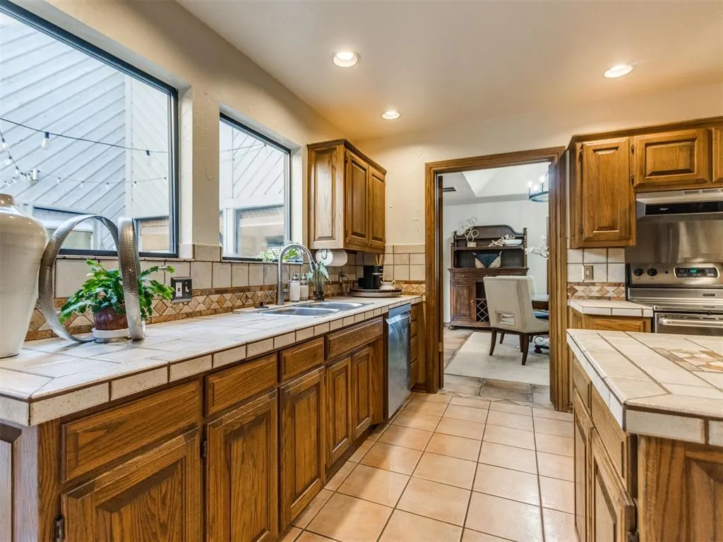 Photo 12 — 4201 Old Farm Road, Oklahoma City, OK 73120