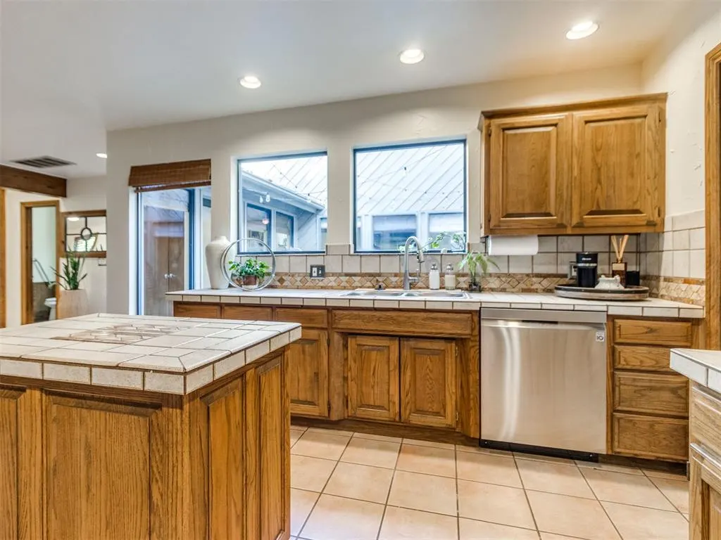 Photo 13 — 4201 Old Farm Road, Oklahoma City, OK 73120