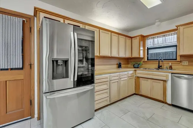 Photo 4 — 1208 Kingston Drive, Yukon, OK 73099