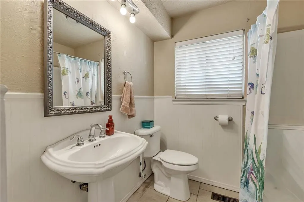 Photo 10 — 1208 Kingston Drive, Yukon, OK 73099