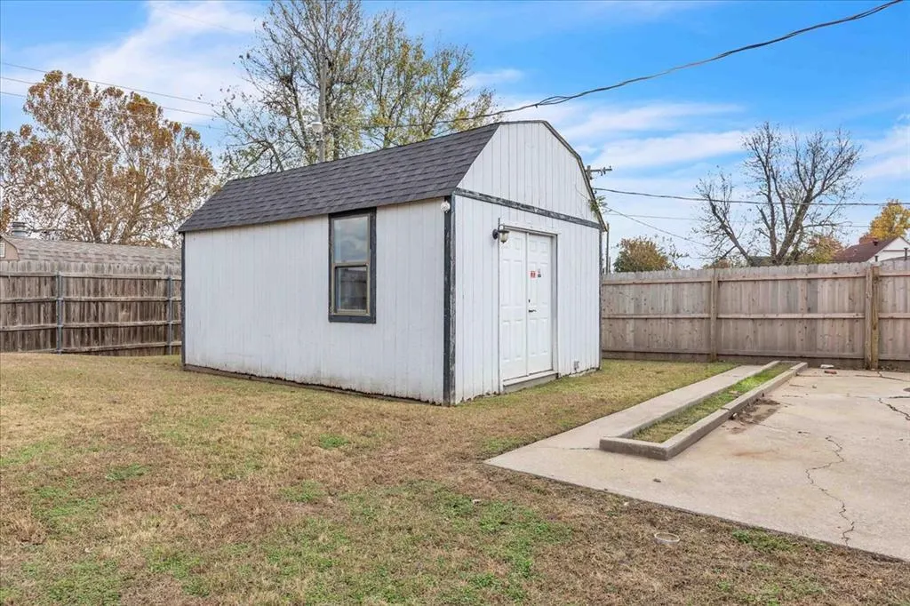 Photo 13 — 1208 Kingston Drive, Yukon, OK 73099