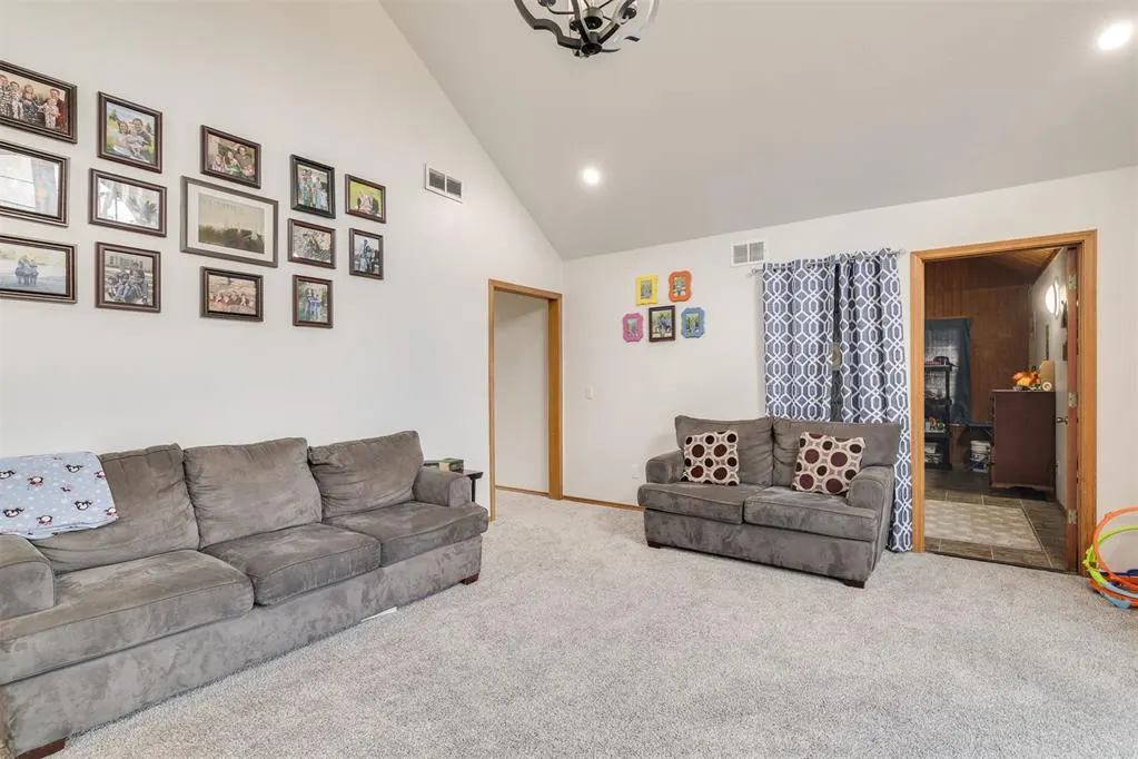 Photo 9 — 2303 Lakewood Drive, Chickasha, OK 73018