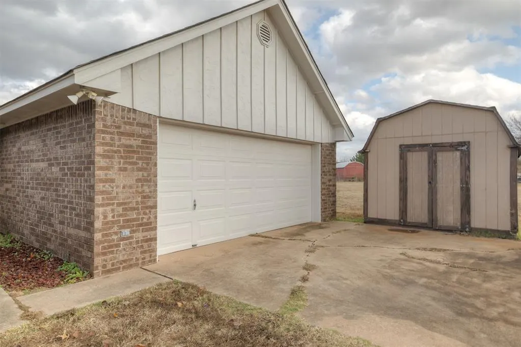 Photo 44 — 2303 Lakewood Drive, Chickasha, OK 73018