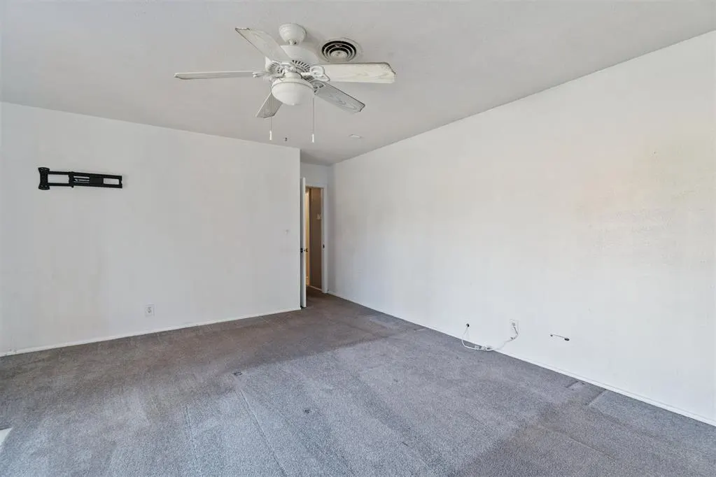 Photo 19 — 5621 NW 58th Terrace, Warr Acres, OK 73122