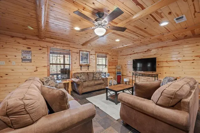 Photo 5 — 302 Orca Road, Broken Bow, OK 74728