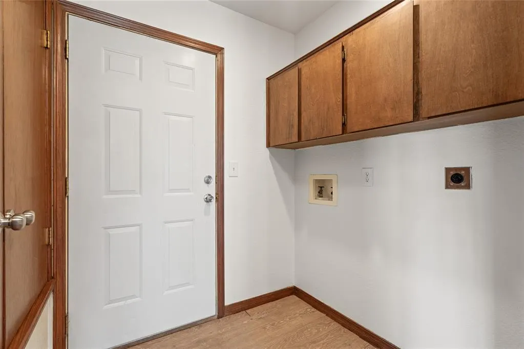 Photo 3 — 419 E F Street, Ringling, OK 73456