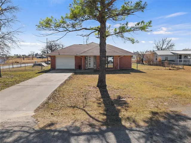 Photo 4 — 419 E F Street, Ringling, OK 73456
