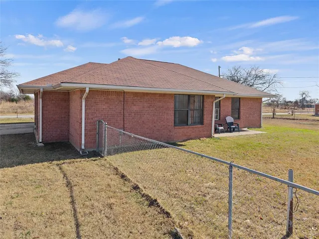 Photo 8 — 419 E F Street, Ringling, OK 73456