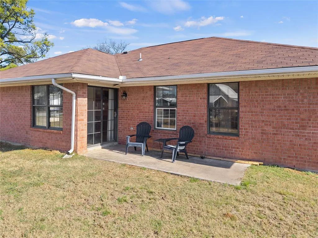 Photo 9 — 419 E F Street, Ringling, OK 73456