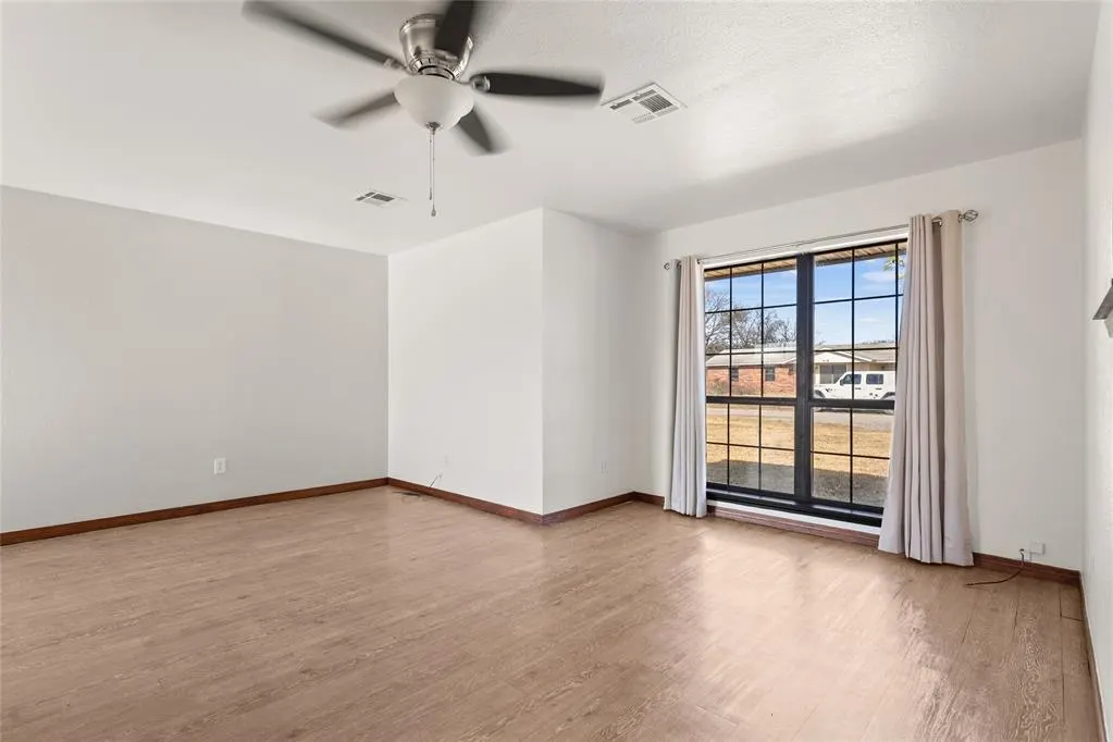 Photo 13 — 419 E F Street, Ringling, OK 73456