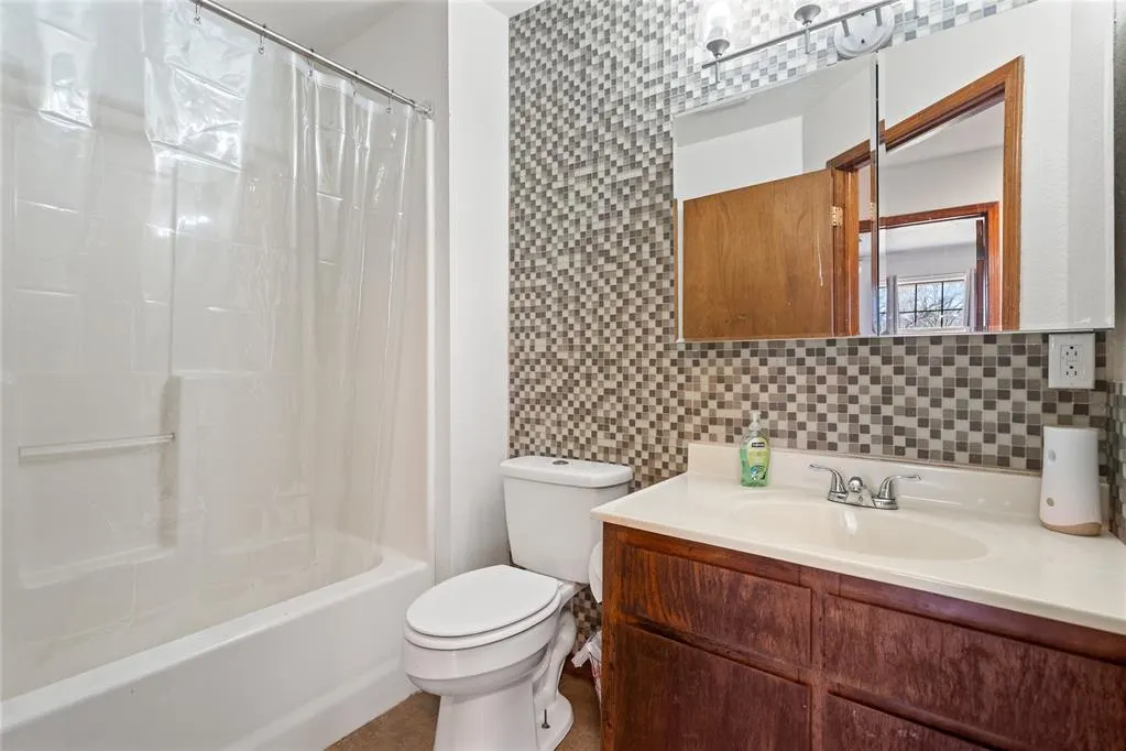 Photo 28 — 419 E F Street, Ringling, OK 73456