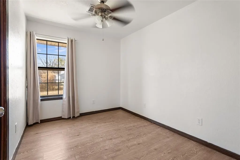 Photo 29 — 419 E F Street, Ringling, OK 73456