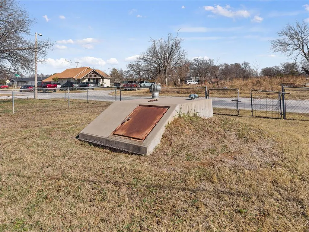 Photo 32 — 419 E F Street, Ringling, OK 73456