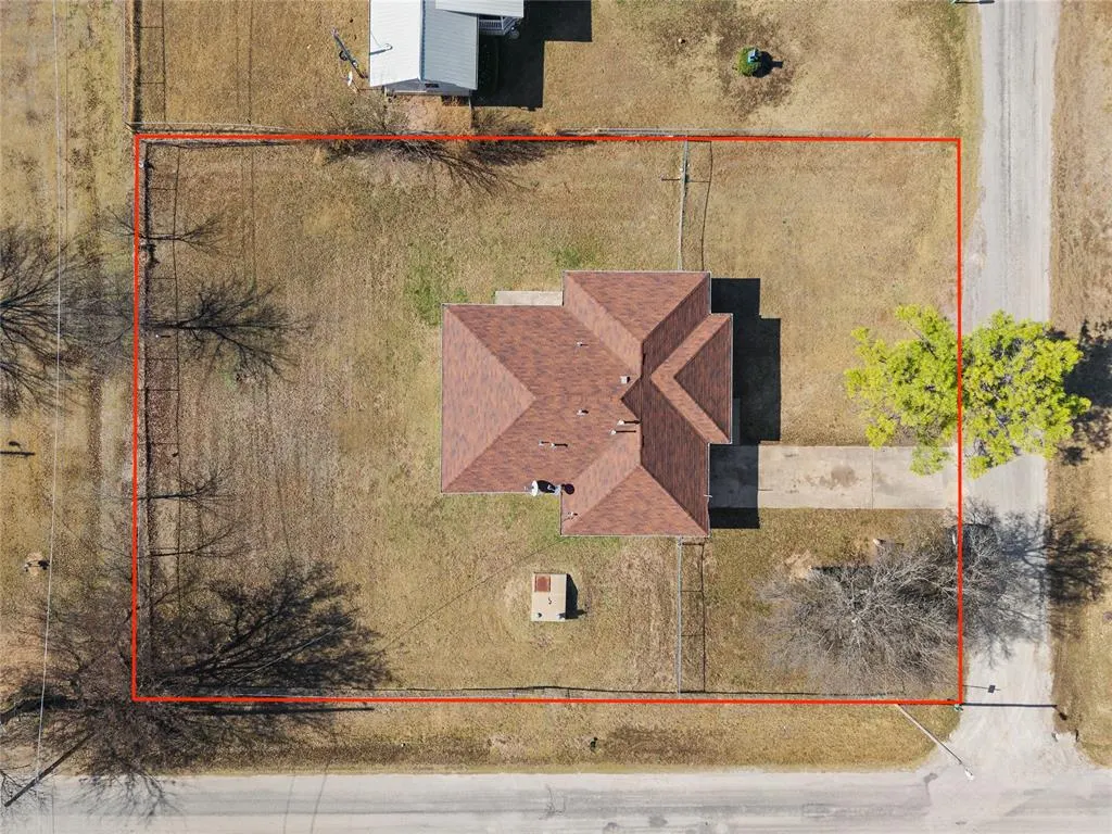 Photo 33 — 419 E F Street, Ringling, OK 73456