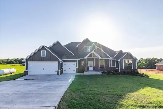Photo 2 — 567 Still Meadows, Guthrie, OK 73044