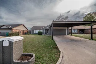Sold home at 616 NW 117th Street