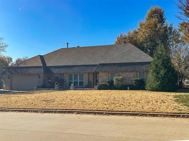 Photo 2 — 12833 Green Valley Drive, Oklahoma City, OK 73120