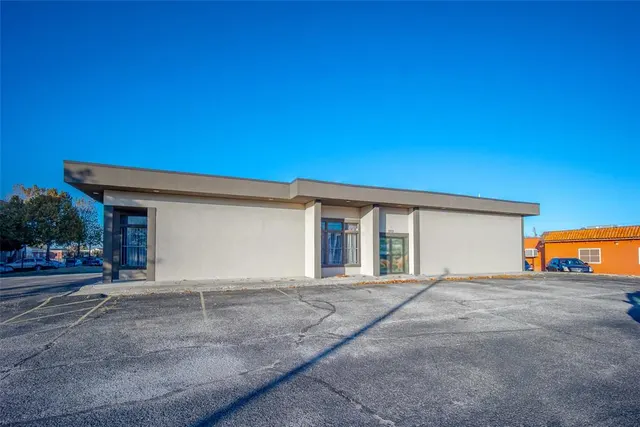 Photo 2 — 2303 SW 59th Street, Oklahoma City, OK 73119
