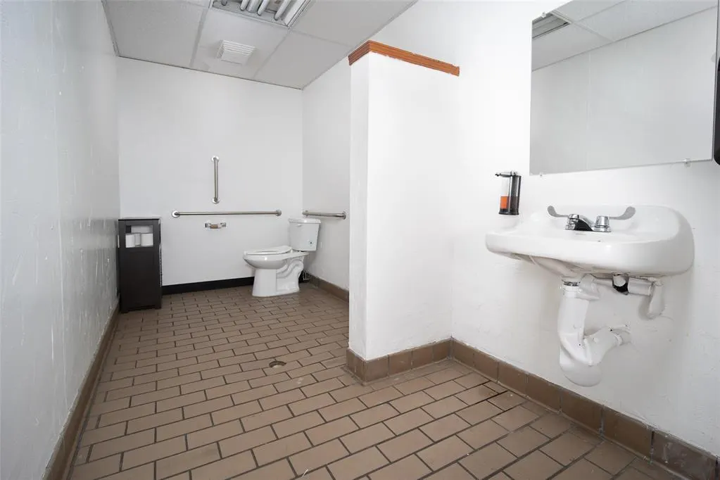Photo 23 — 2303 SW 59th Street, Oklahoma City, OK 73119