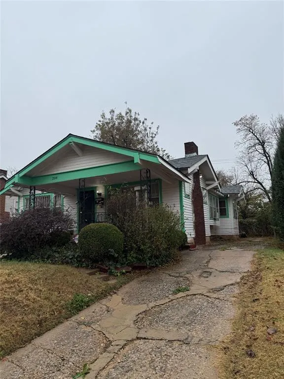 Front exterior — 208 NE 15th Street, Oklahoma City, OK 73104