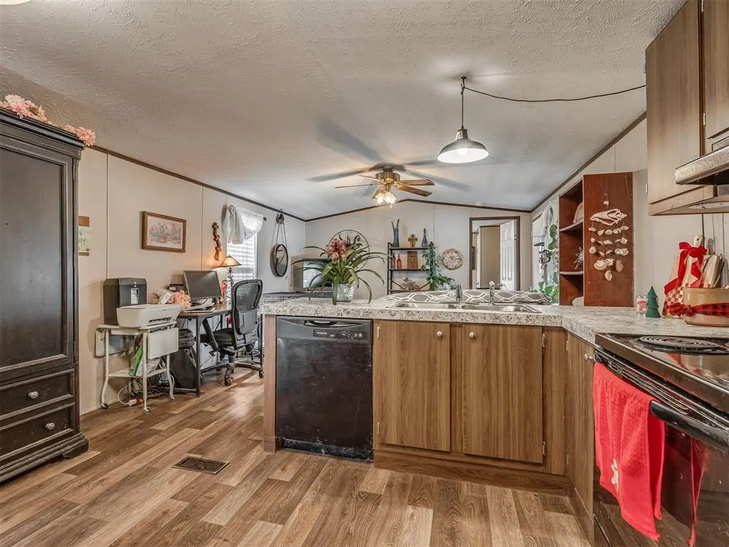 Photo 9 — 20360 E Memorial Road, Luther, OK 73054