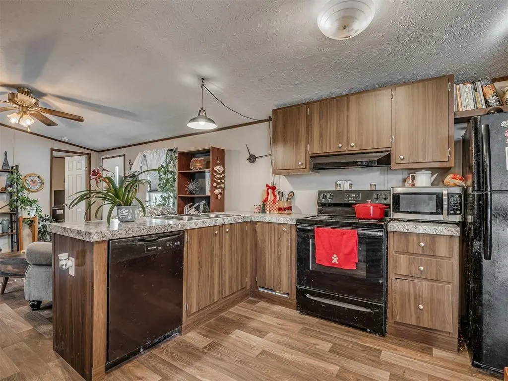 Photo 10 — 20360 E Memorial Road, Luther, OK 73054