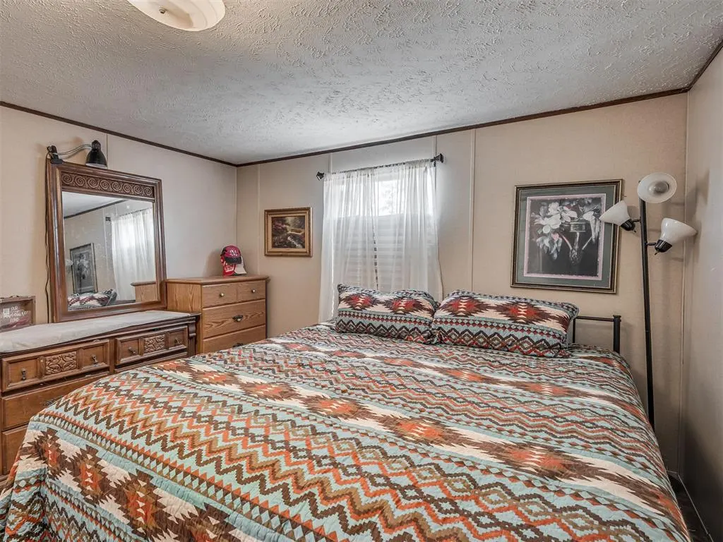 Photo 16 — 20360 E Memorial Road, Luther, OK 73054