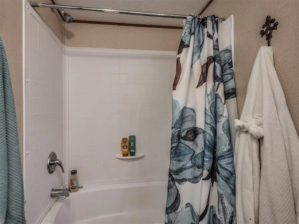Photo 19 — 20360 E Memorial Road, Luther, OK 73054