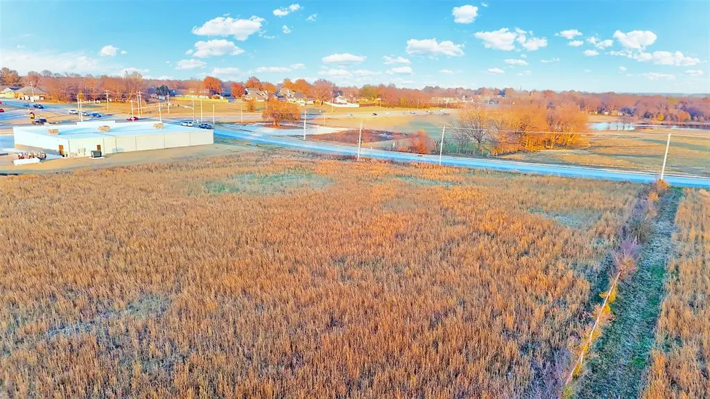 Photo 19 — 2925 W Holly/Hwy 20 Road, Claremore, OK 74017