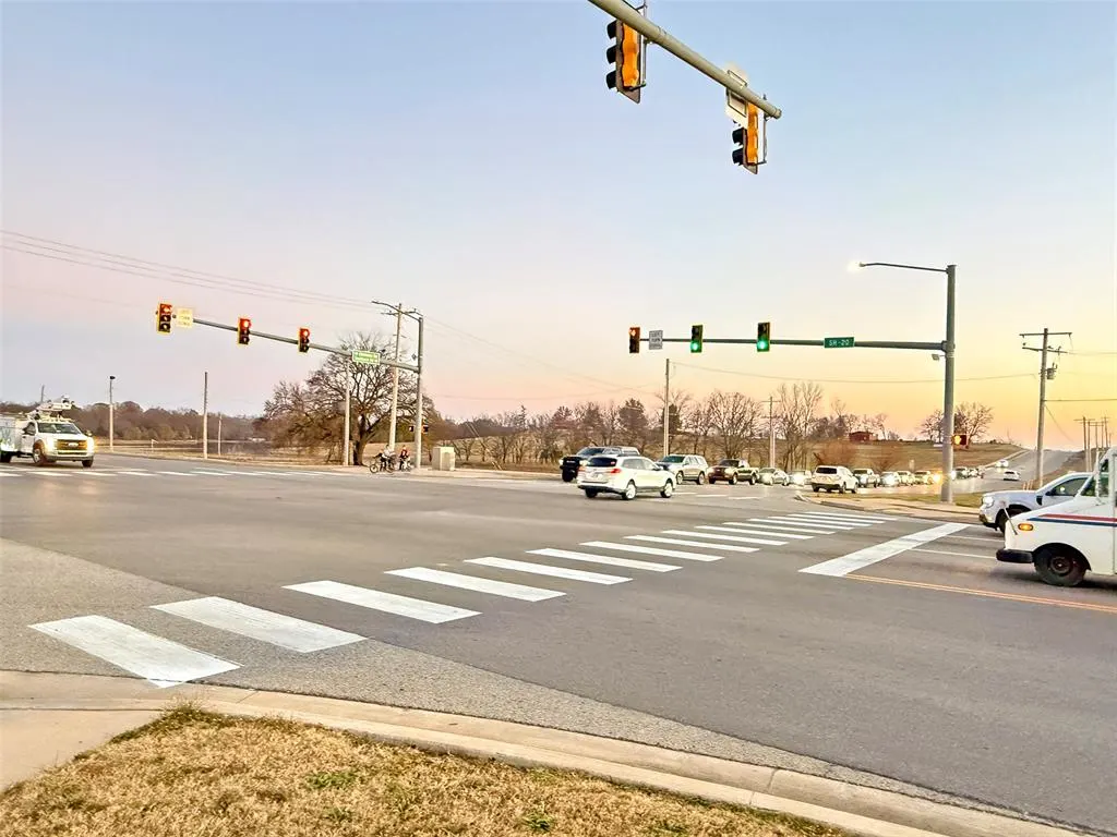 Photo 9 — 2925 W Holly/Hwy 20 Road, Claremore, OK 74017