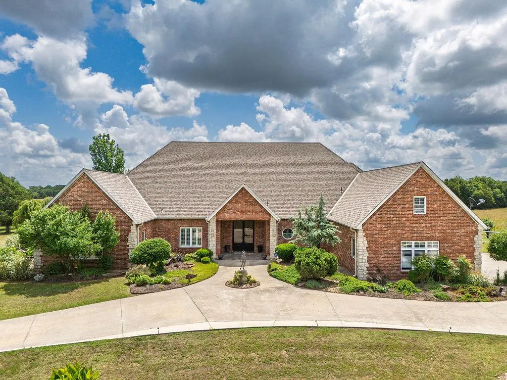 Photo 2 — 18301 Drummond Road, Shawnee, OK 74801