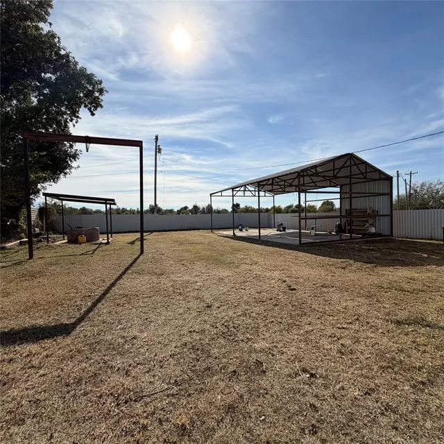Photo 2 — 322 SE 55th Street, Oklahoma City, OK 73129