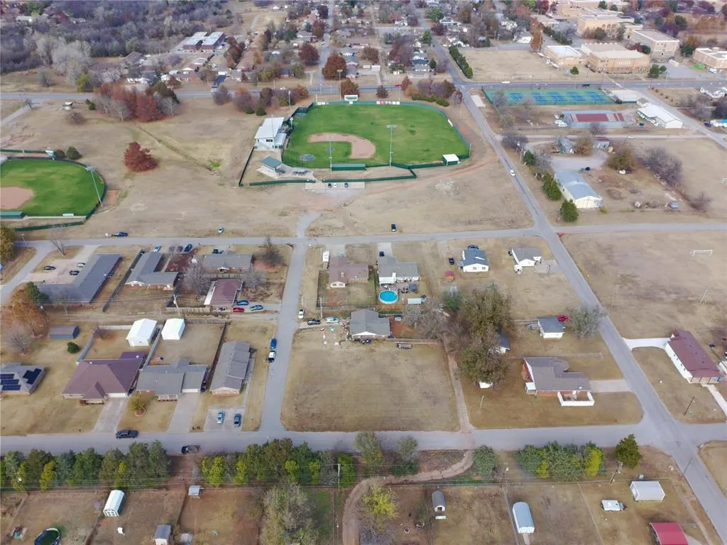 Photo 5 — N Arizona Avenue, Chickasha, OK 73018