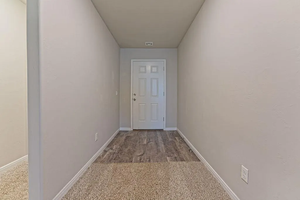 Photo 9 — 2301 Scarlet Lane, El Reno, OK 73036