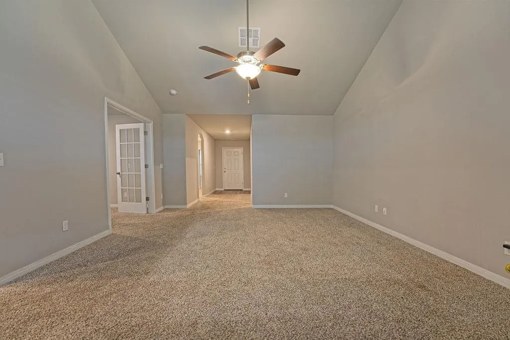 Photo 11 — 2301 Scarlet Lane, El Reno, OK 73036