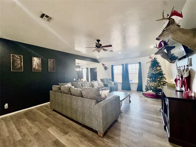 Photo 2 — 701 Drexal Place, Duncan, OK 73533