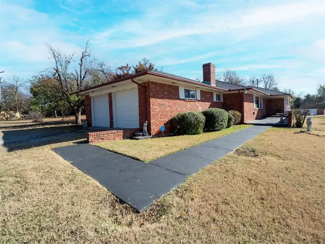 Photo 7 — 4432 Woodland Street, Oklahoma City, OK 73105