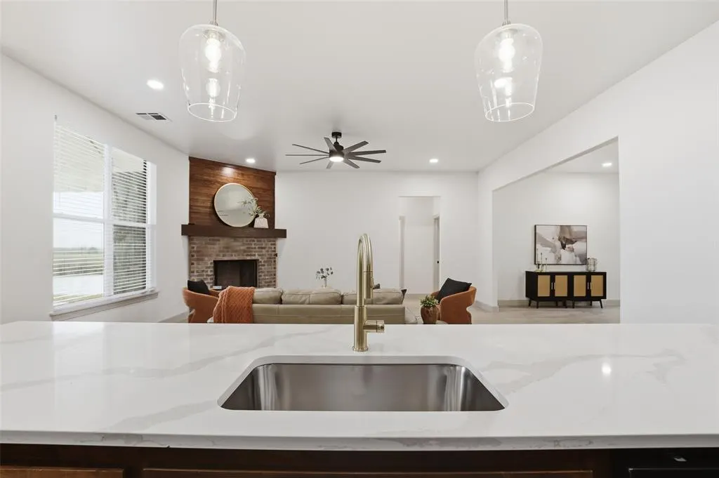 Photo 14 — 975 Hadley Lane, Tuttle, OK 73089